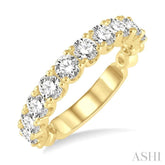 1 1/2 Ctw Lattice Round Cut Diamond Wedding Band in 14K Yellow Gold