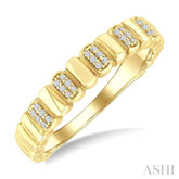 1/10 Ctw Ribbed Pod Shape Round Cut Diamond Fashion Band in 10K Yellow Gold