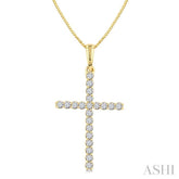 1/4 Ctw Round Cut Diamond Cross Fashion Pendant With Chain in 14K Yellow Gold