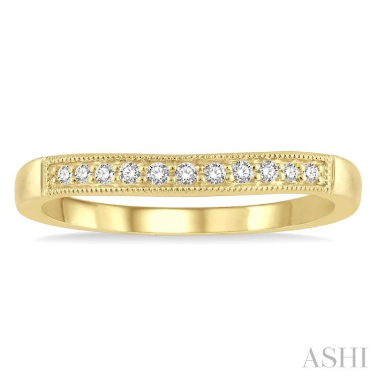 1/10 Ctw Curved Center Milgrain Border Round Cut Diamond Wedding Band in 14K Yellow Gold