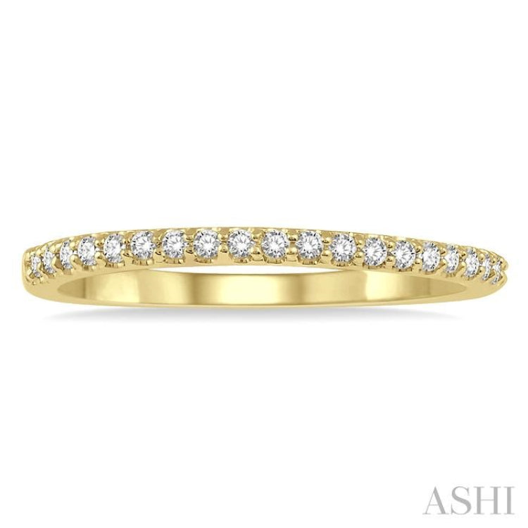 1/10 ctw Round Cut Diamond Wedding Band in 14K Yellow Gold
