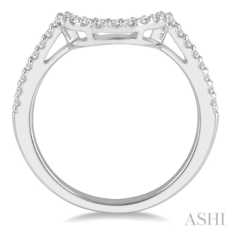 1/5 ctw Curved Center Round Cut Diamond Wedding Band in 14K White Gold