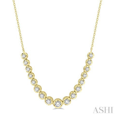 1 Ctw Round Cut Diamond Illusion Necklace in 10K Yellow Gold