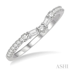 1/3 ctw Chevron Center Baguette and Round Cut Diamond Band in 14K White Gold