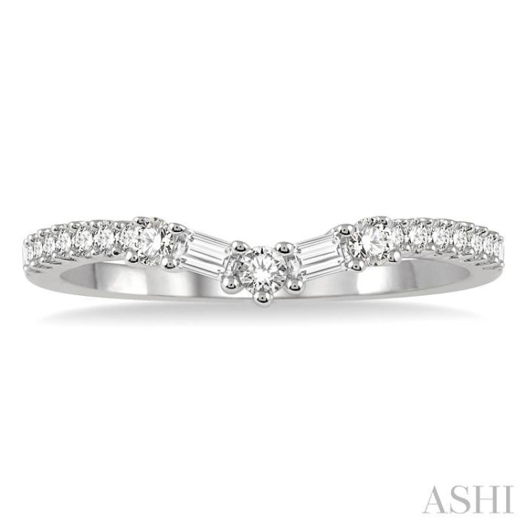 1/3 ctw Chevron Center Baguette and Round Cut Diamond Band in 14K White Gold