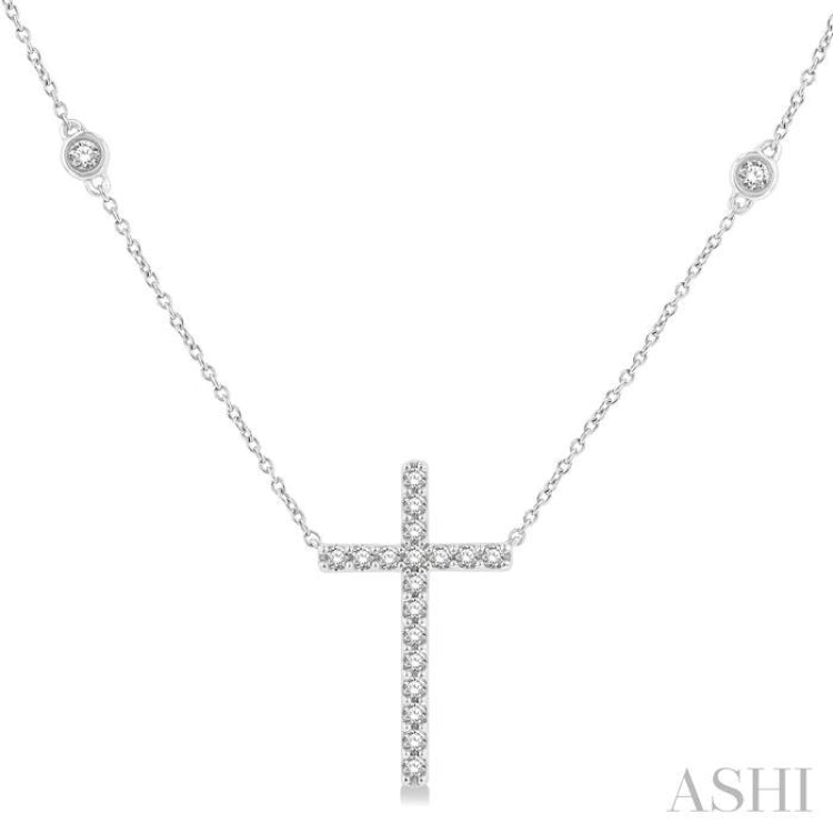 1/2 Ctw Cross Pendant Round Cut Diamond Fashion Station Necklace in 10K White Gold
