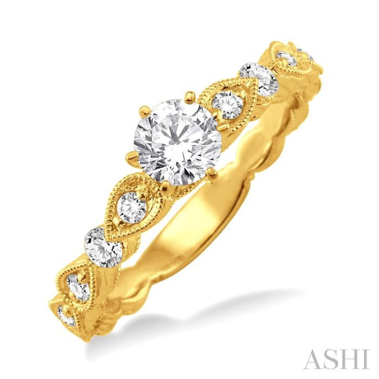 1/2 Ctw Diamond Engagement Ring with 1/4 Ct Round Cut Center Stone in 14K Yellow Gold