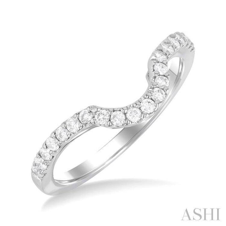 1/4 Ctw Deep Curve Center Round Cut Diamond Wedding Band in 14K White Gold