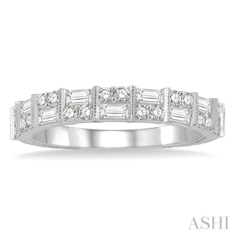 5/8 Ctw Paneled Baguette and Round Cut Diamond Wedding Band in 14K White Gold