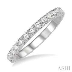 1 Ctw Round Cut Diamond Eternity Band in 14K White Gold
