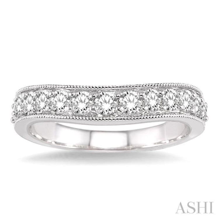 3/4 Ctw Round Cut Diamond 'V' Shape Band in 14K White Gold.