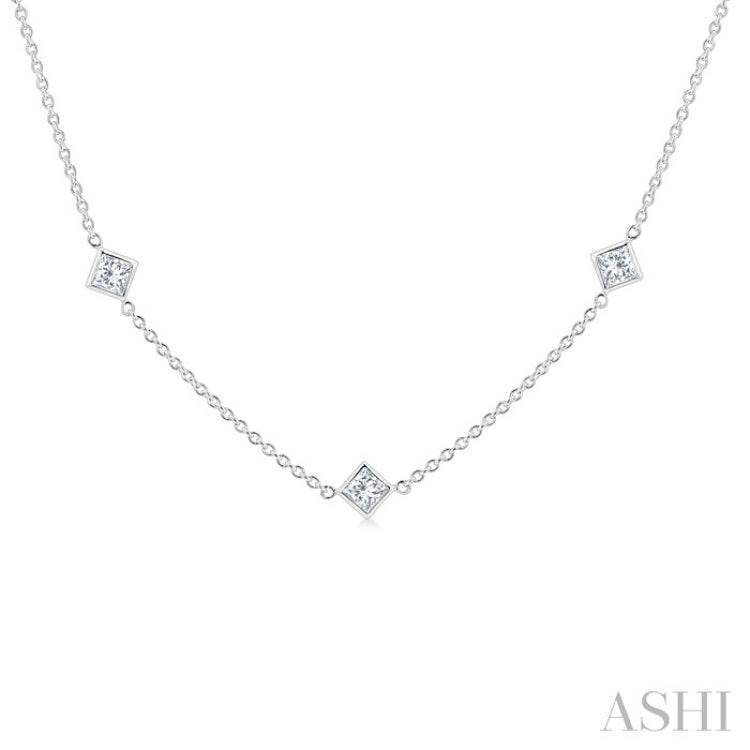 2 Ctw Princess Cut Diamond Station Necklace in 14K White Gold