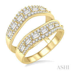1 1/10 Ctw Baguette and Round Cut Diamond Insert Ring in 14K Yellow Gold