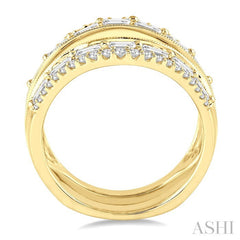 1 1/10 Ctw Baguette and Round Cut Diamond Insert Ring in 14K Yellow Gold