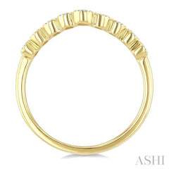 1/5 Ctw Chevron Bezel Set Round Cut Diamond Fashion Band in 14K Yellow Gold