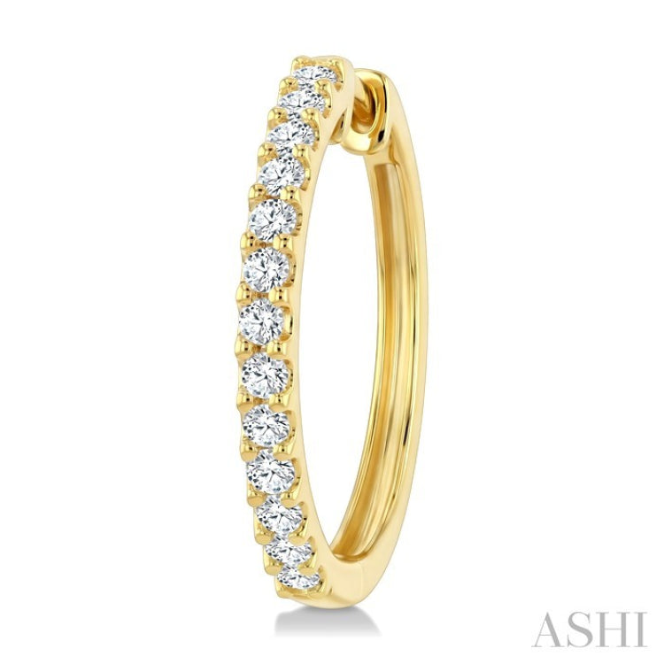 3/4 Ctw Round Cut Diamond Hoop Earrings in 14K Yellow Gold