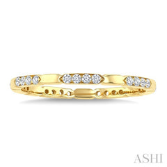 1/4 Ctw Eternity Pave Set Round Cut Diamond Wedding Band in 14K Yellow Gold