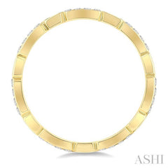 1/4 Ctw Eternity Pave Set Round Cut Diamond Wedding Band in 14K Yellow Gold