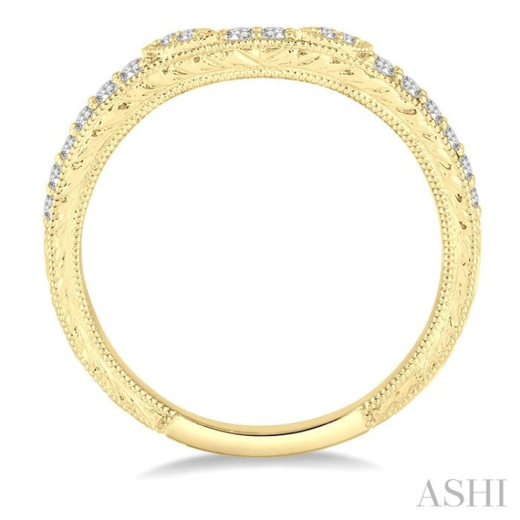1/6 ctw Round Cut Diamond Wedding Band in 14K Yellow Gold