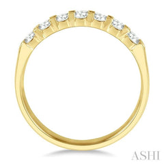 1/2 Ctw 7 Stone Round Cut Diamond Wedding Band in 14K Yellow Gold