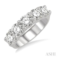 2 1/2 Ctw 5 Stone Round Cut Diamond Wedding Band in 14K White Gold