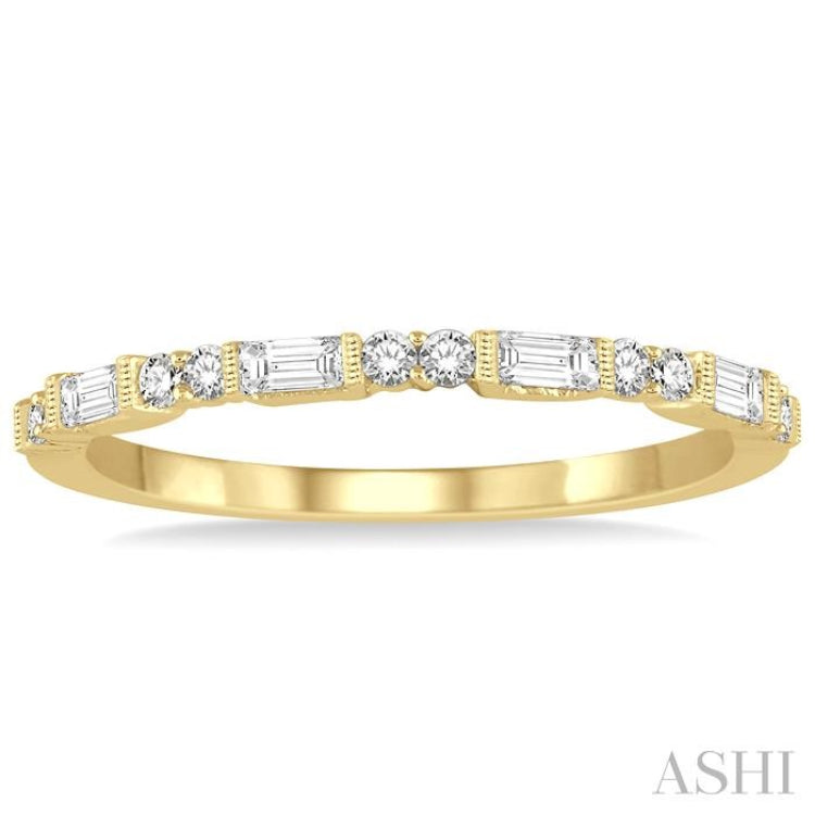 1/3 Ctw Baguette and Round Cut Diamond Wedding Band in 14K Yellow Gold