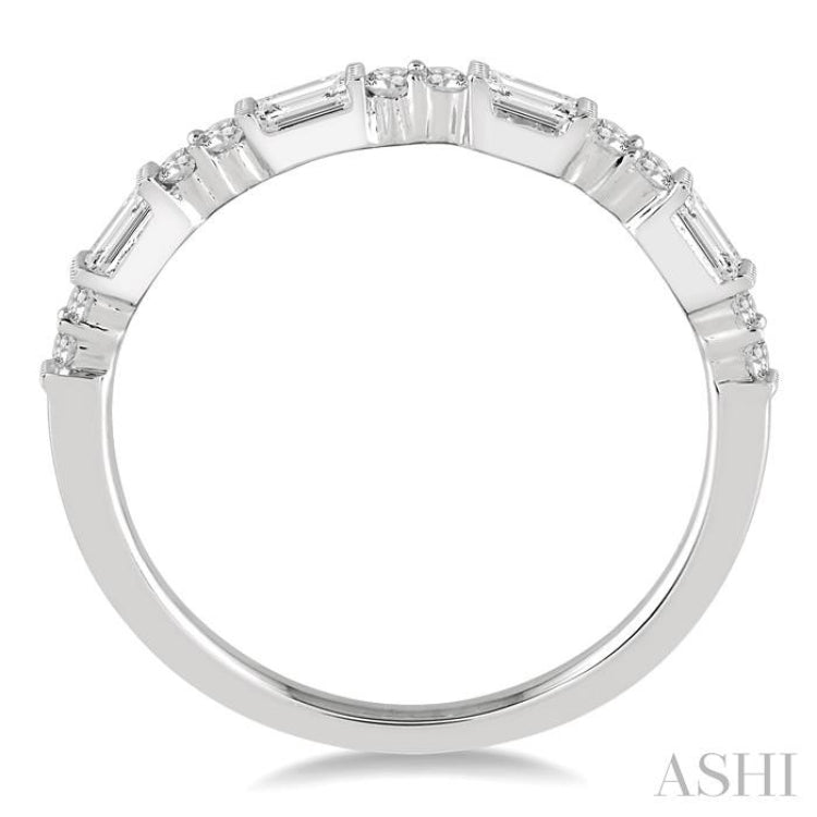 1/3 Ctw Baguette and Round Cut Diamond Wedding Band in 14K White Gold