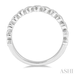 1/20 Ctw Mini Hearts Round Cut Diamond Fashion Ring in Sterling Silver