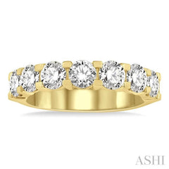 1 1/2 Ctw 7 Stone Round Cut Diamond Wedding Band in 14K Yellow Gold