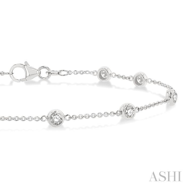 3/4 Ctw Circular Mount Round Cut Diamond Station Bracelet in 14K White Gold