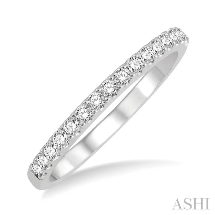 1/3 Ctw Round Cut Diamond Wedding Band in 14K White Gold
