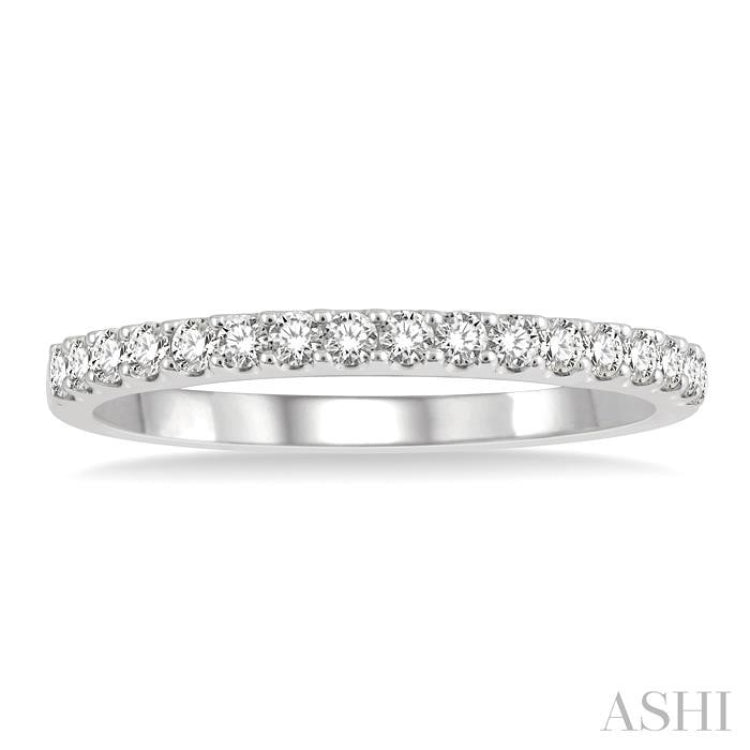 1/3 Ctw Round Cut Diamond Wedding Band in 14K White Gold