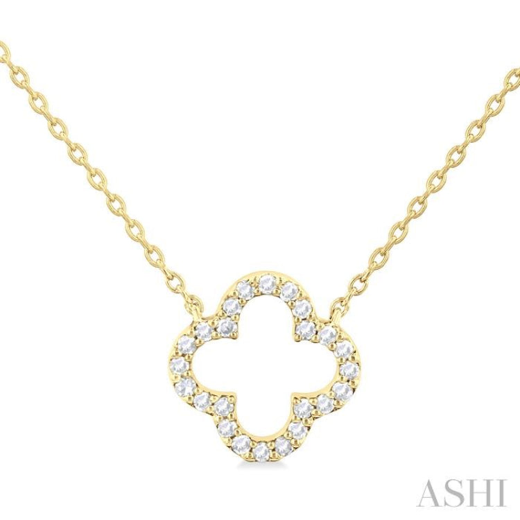1/8 Ctw Petite Clover Round Cut Diamond Fashion Pendant With Chain in 14K Yellow Gold