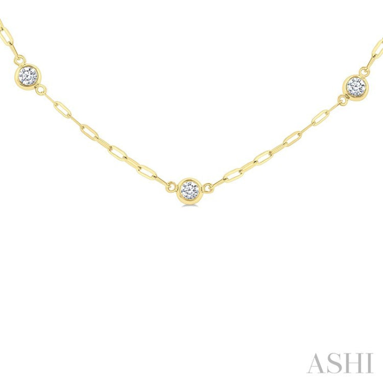 1/2 Ctw Bezel Set Round Cut Diamond Paperclip Station Necklace in 14K Yellow Gold
