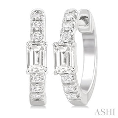 .40CTRDDM PETITE HUGGIE ER WG 14K-G*